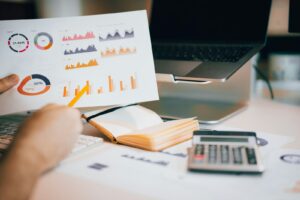 comprar local comercial españa rentabilidad, negocios rentables en españa, due diligence, franquicias rentables, invertir en españa, rentabilidad inmobiliaria 2026, emprender en españa, inversión locales comerciales