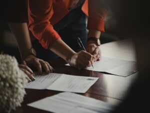 expediente de nacionalidad española fases, invertir en españa, negocios rentables en españa, due diligence, nacionalidad española 2026, fases nacionalidad residencia, ministerio de justicia españa, emprender en españa