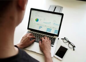 impuestos en españa y rentabilidad, invertir en españa, negocios rentables en españa, due diligence, fiscalidad para inversores, rentabilidad negocios 2026, optimización fiscal, franquicias rentables españa 