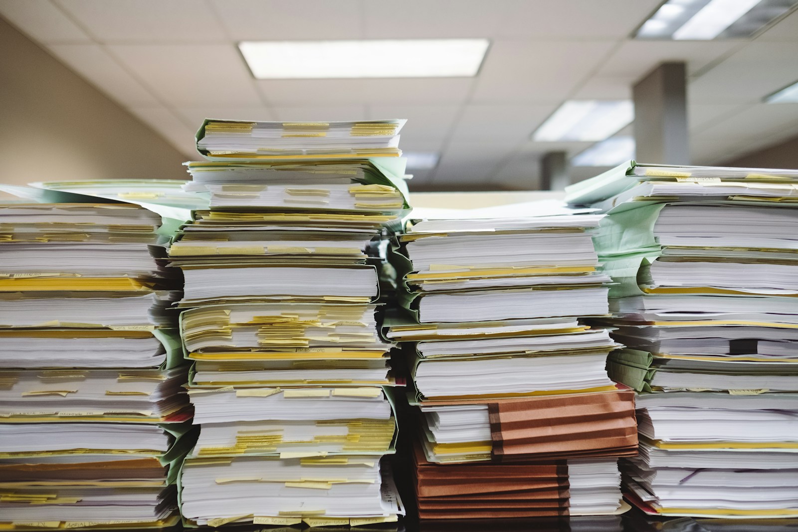 datos fiscales de una persona para trámites extranjeros, invertir en españa, negocios rentables en españa, due diligence, franquicias en españa, agencia tributaria, trámites migratorios españa, fiscalidad 2026