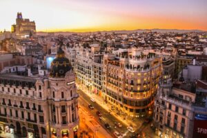 traspasos negocios españa, franquicias rentables en españa, due diligence, negocios rentables, invertir en españa, emprender en españa, comprar negocio españa, auditoría franquicias, negocios rentables 2026