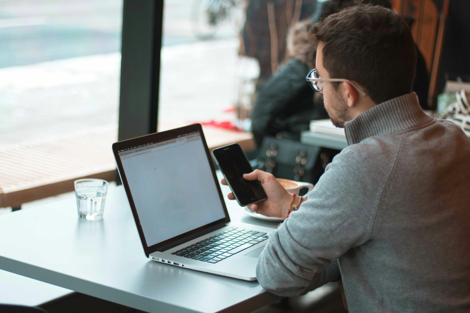 precio hora extraordinaria, due diligence, invertir en españa, negocios rentables en españa, franquicias rentables en españa, emprender en españa, negocios en españa, normativa laboral 2026