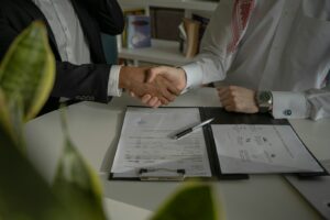 Fusiones y Adquisiciones España, due diligence, invertir en España, negocios rentables en España, franquicias rentables, traspaso de negocios, emprender en España
