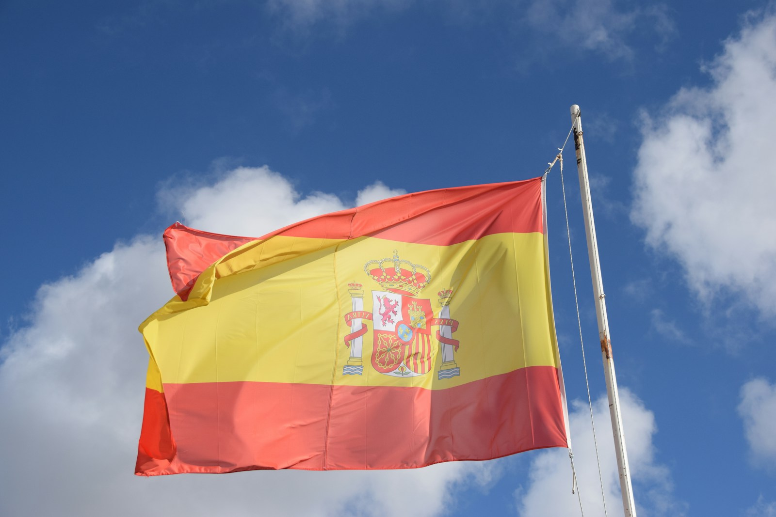 Requisitos para ser Business Angel en España, due diligence, invertir en España, negocios rentables en España, franquicias rentables en España, traspaso de negocios, emprender en España, negocios rentables 2026