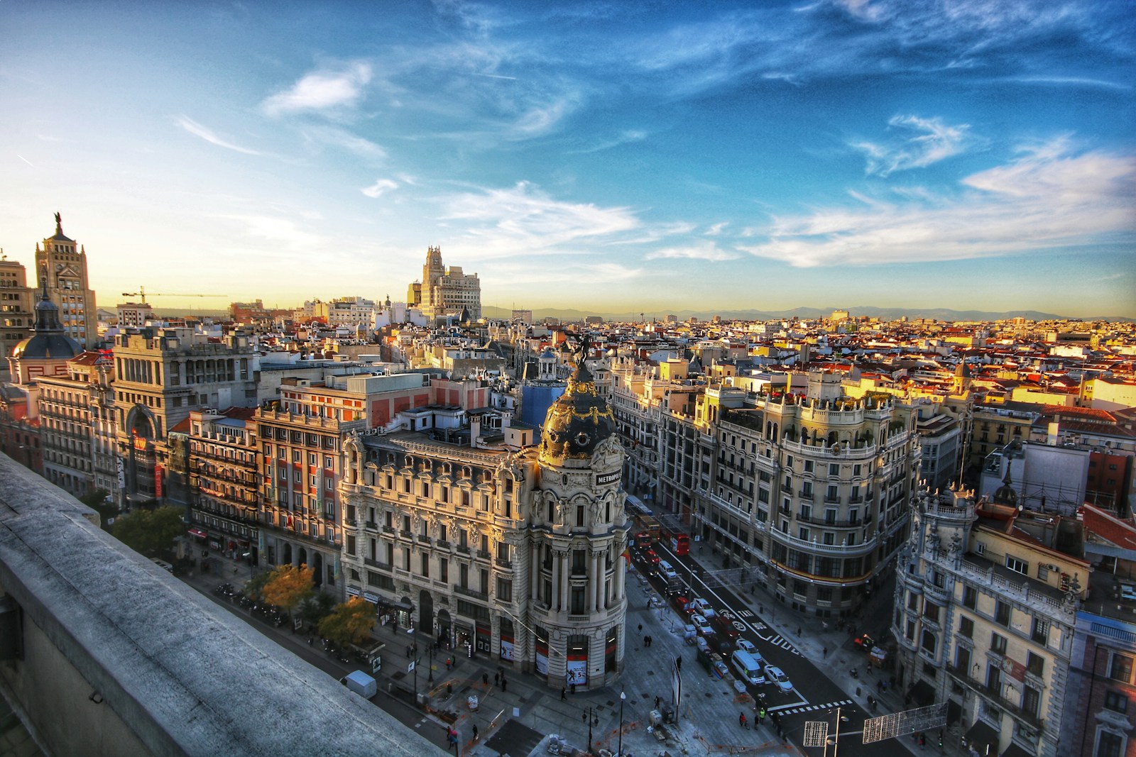 Venta de participaciones en una SL, due diligence, invertir en España, negocios rentables en España, franquicias rentables en España, traspaso de negocios, emprender en España