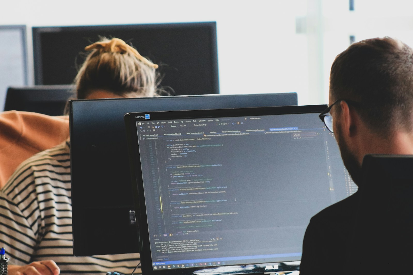 Nómada digital negocio, due diligence, invertir en España, negocios rentables en España, franquicias rentables en España, traspaso de negocios, emprender en España