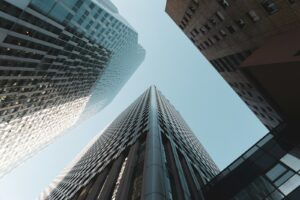 Invertir en proyectos de Build to Rent en España, due diligence, invertir en España, negocios rentables en España, franquicias rentables en España, SOCIMI, mercado inmobiliario España