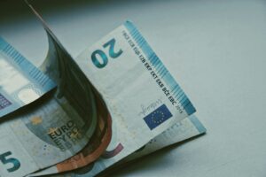 inversiones contra la inflación, due diligence, invertir en España, negocios rentables en España, franquicias rentables en España, blindaje de capital, IPC España 2026, traspaso de negocios