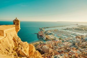 negocios rentables, invertir en la costa, emprender en málaga, negocios en el mediterráneo, oportunidades de negocio, turismo en españa, inversión para extranjeros, comprar un traspaso, property management, nómadas digitales españa